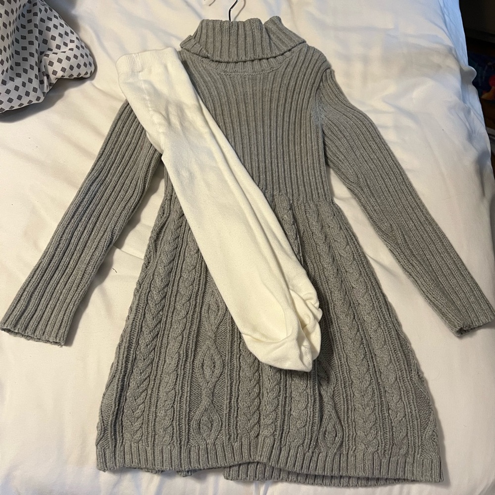 Sweater dress with tights